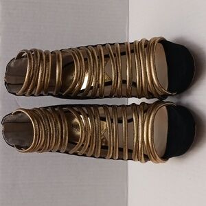 Michael Michael Kors size 8M women's black/gold metallic  platform shoe.